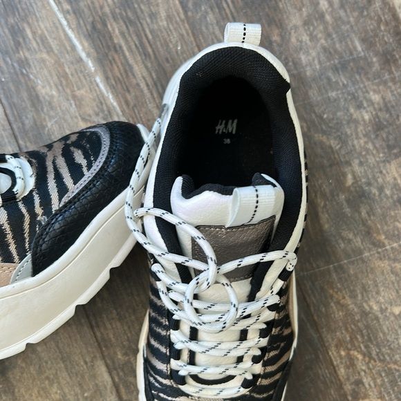 H&M Zebra Print Sneakers with White Accents - Picture 3 of 8